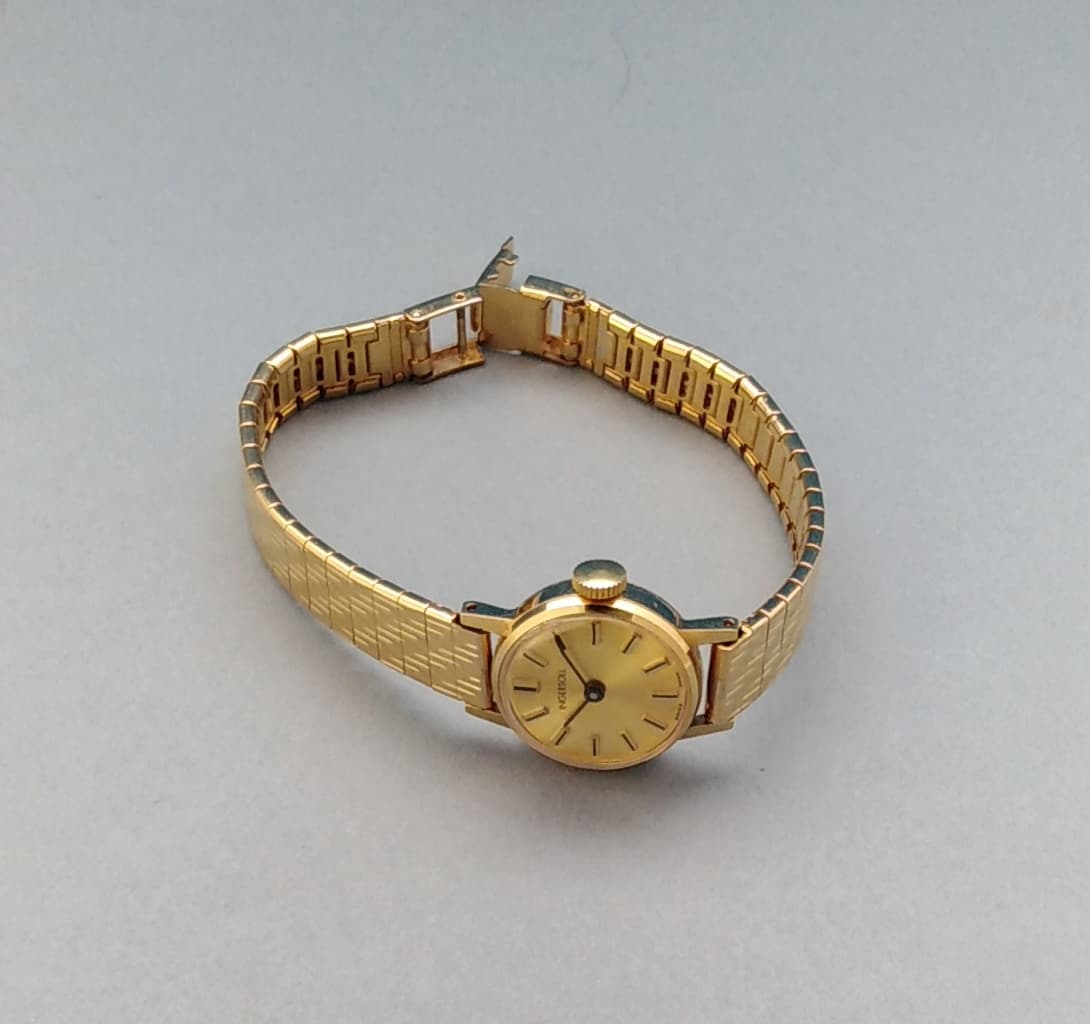 Vintage Boxed Ingersoll Ladies Gold Plated Manual Wind Watch.